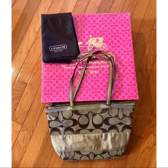 COACH PURSE 👛 ✨ - Picture 2 of 4